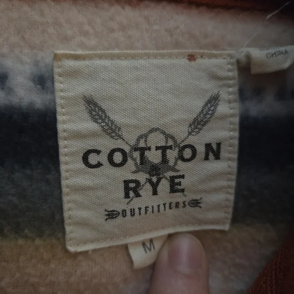 Cotton And Rye Oufitters - Womens Aztec Quarter Zip Fleece - Picture 2 of 6